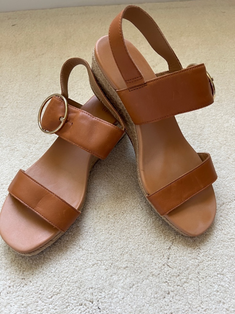UGG Women’s Tan Leather Slingback Espadrille Sandals size 9.5 like new